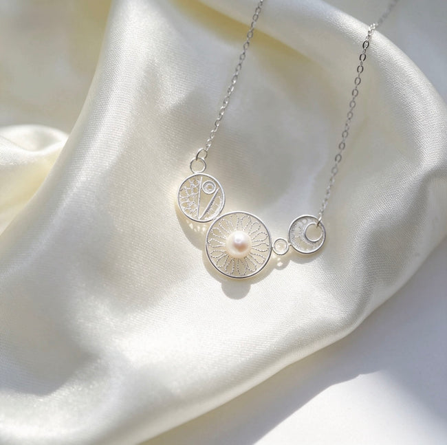 Geometric Line Necklace Main Image