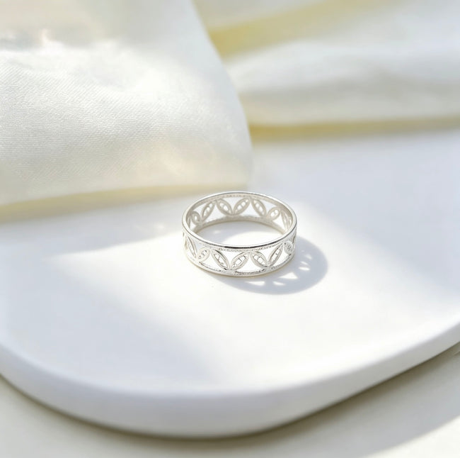 Leaf Ring Main Image