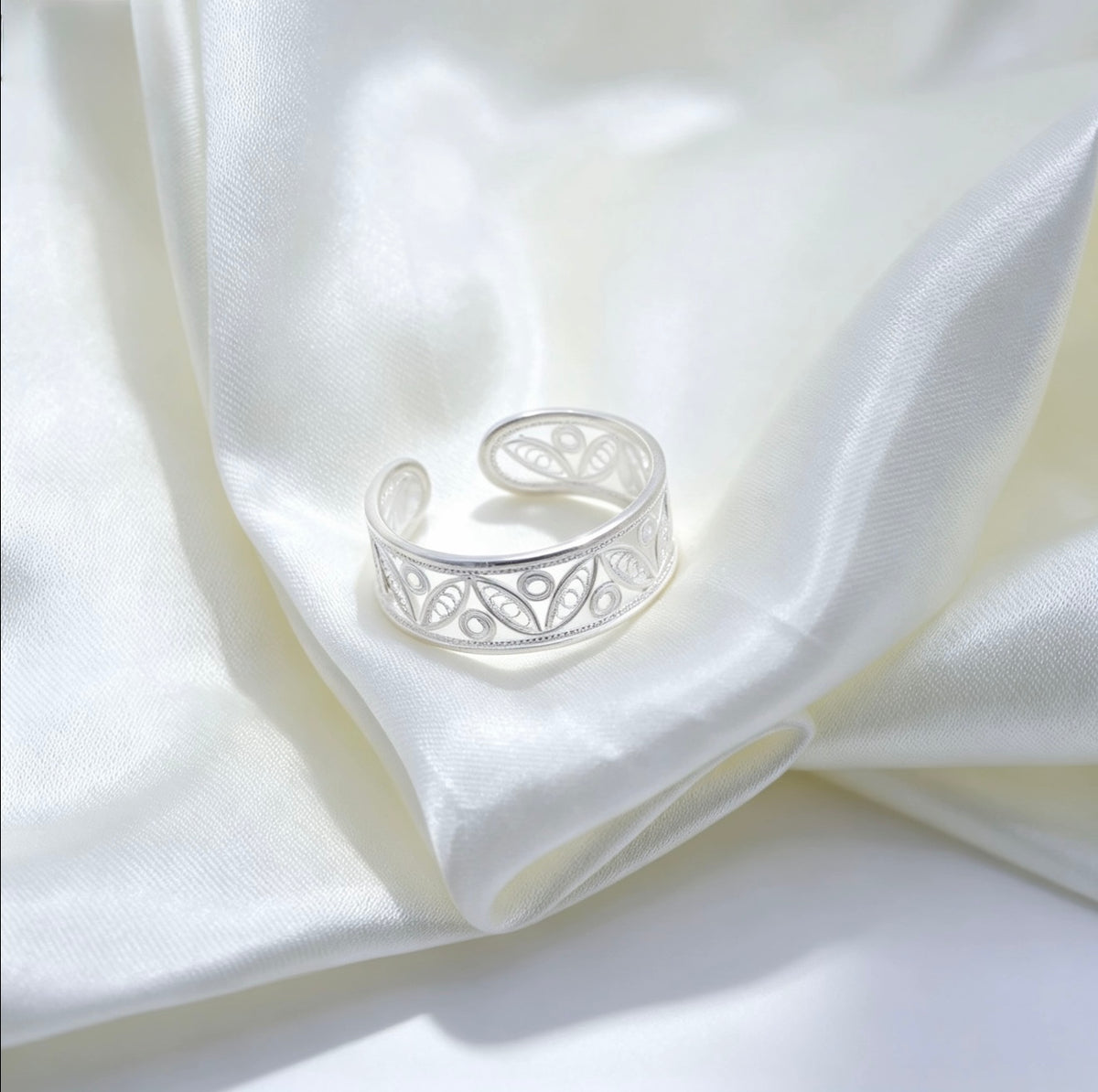 Open Leaf Ring