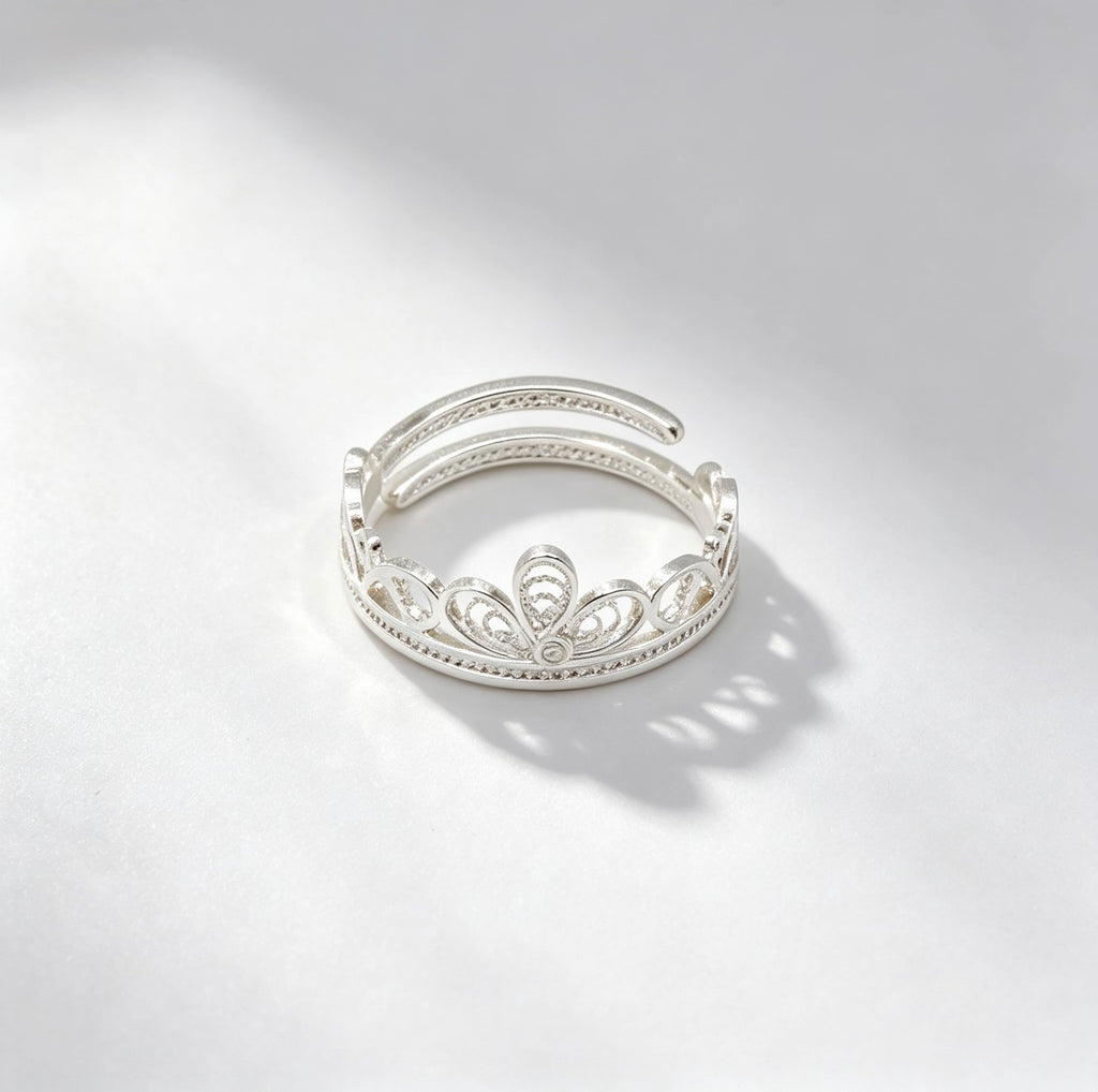 Lace Crown Ring