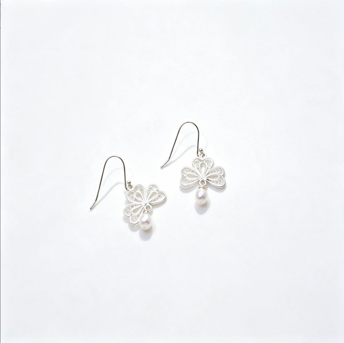 Pearl Clover Earrings