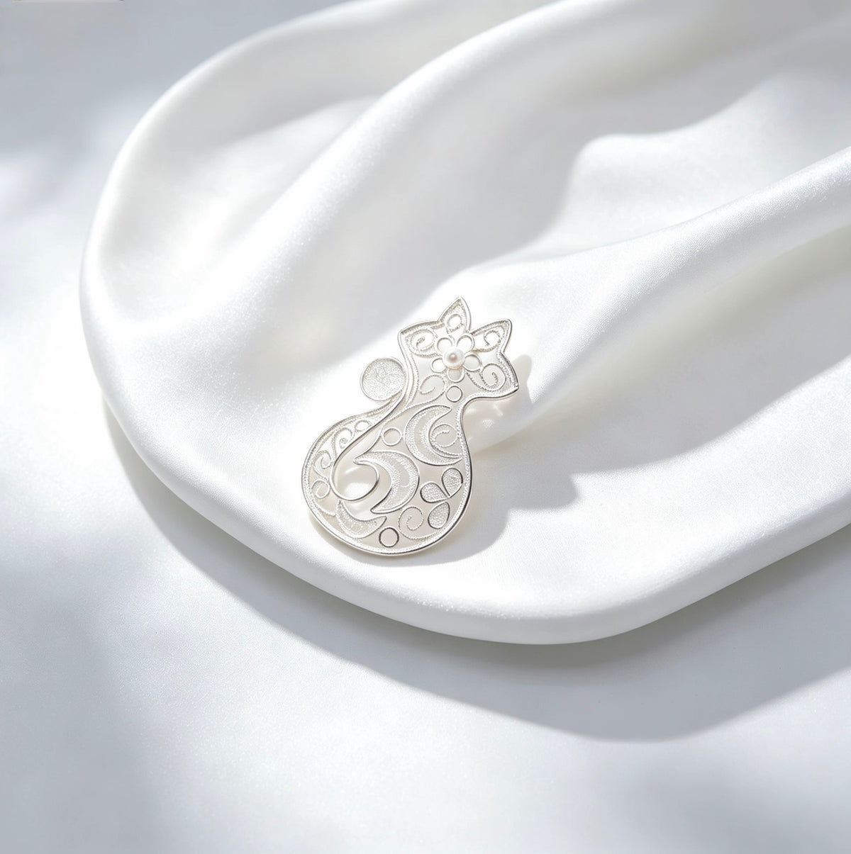 Cat Brooch
