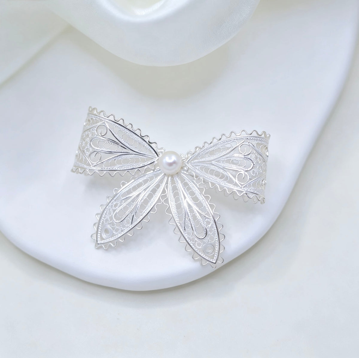 Openwork Bow Brooch